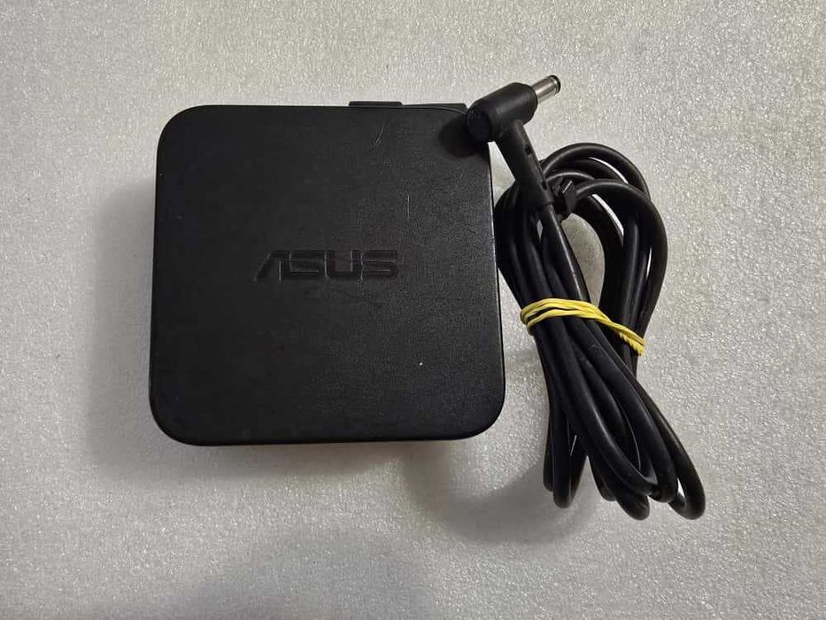 Incarcator laptop Asus 19V 4.74A 90W mufa: 5.5mm x 2.5mm ADP-90YD B