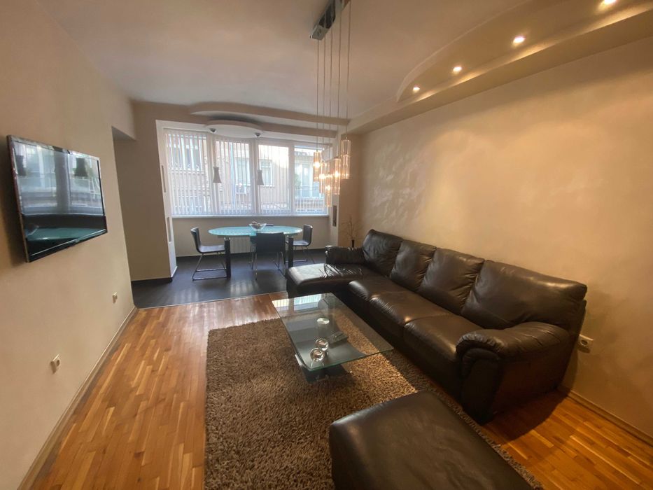 Тристаен апартамент под наем до УМБАЛСМ Пирогов