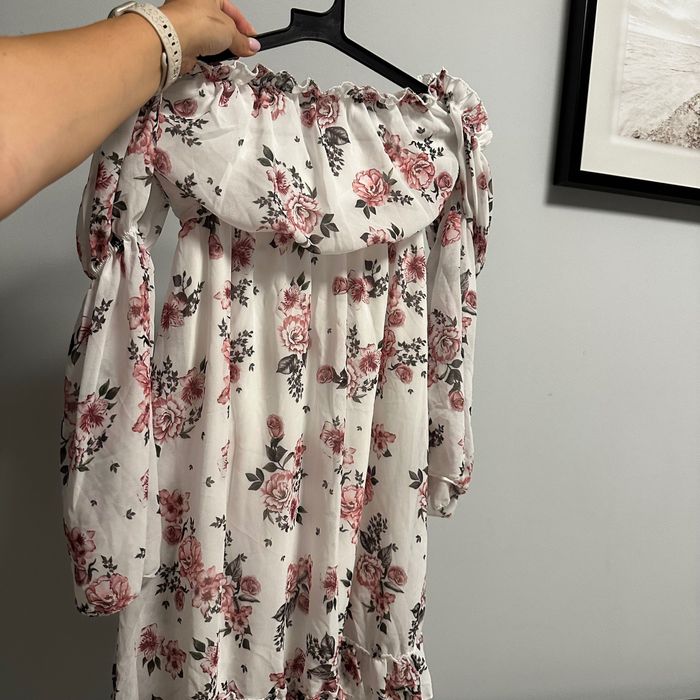 Рокля нежна за повод и ежедневието