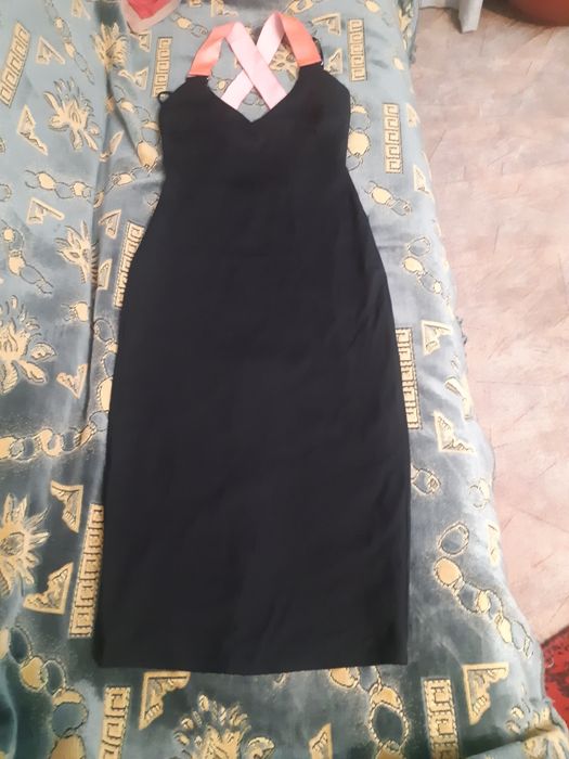 Продаются брендовые пиджаки и платья