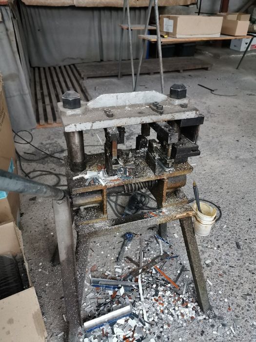 Машини за изработка на пвц / алуминиева дограма