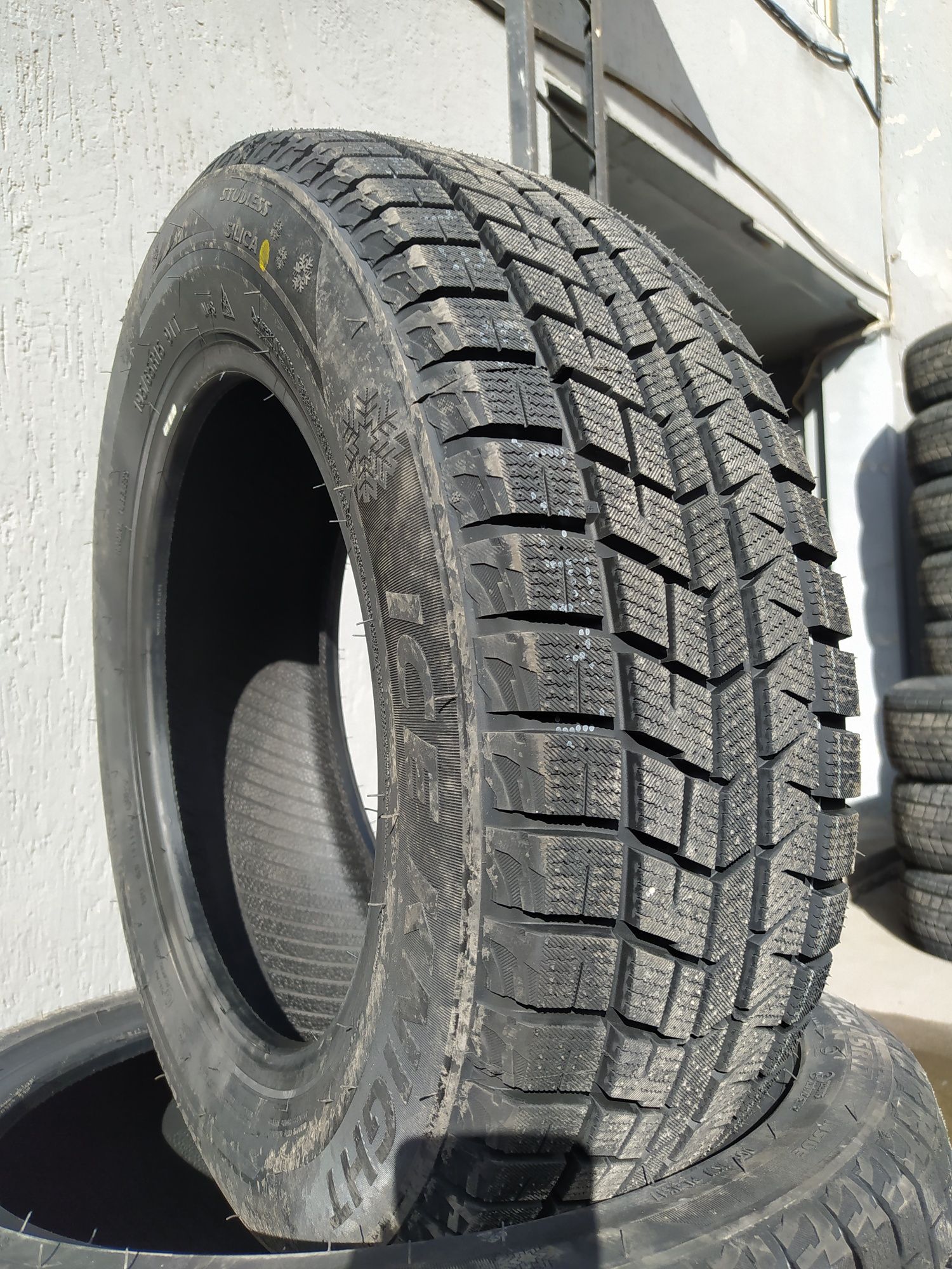 Rapid 195/65R15 Ice Knight