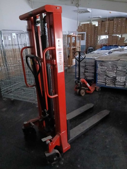 Vindem platforme si rafturi metalice industriale/depozit/garaj/mag