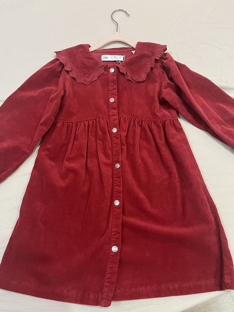 червена рокля zara 116