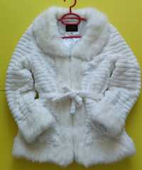 Бяло късо палто с изкуствен косъм