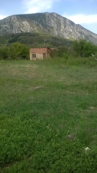 Продава се Къща в с. Челопек, Област Враца - 10 кв.м за 3570 €/кв.м - Снимка #1