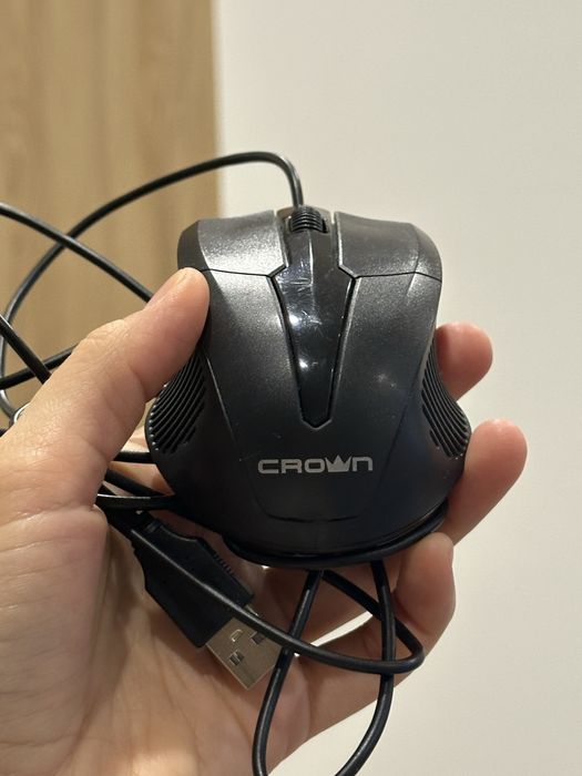 Проводная мышь и зарядка