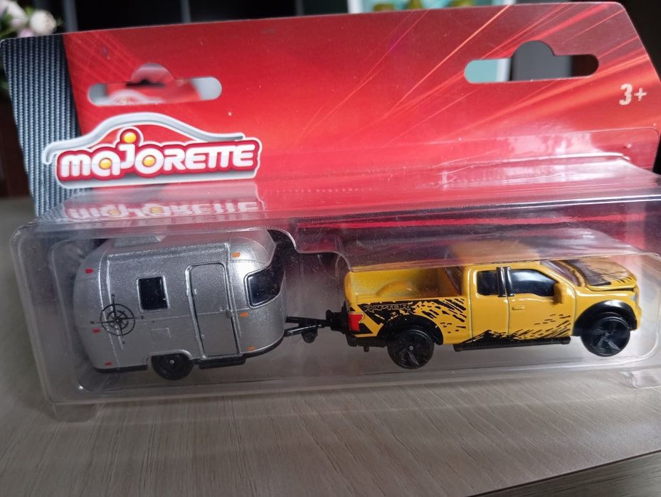 Mașinuțe noi pentru băieți