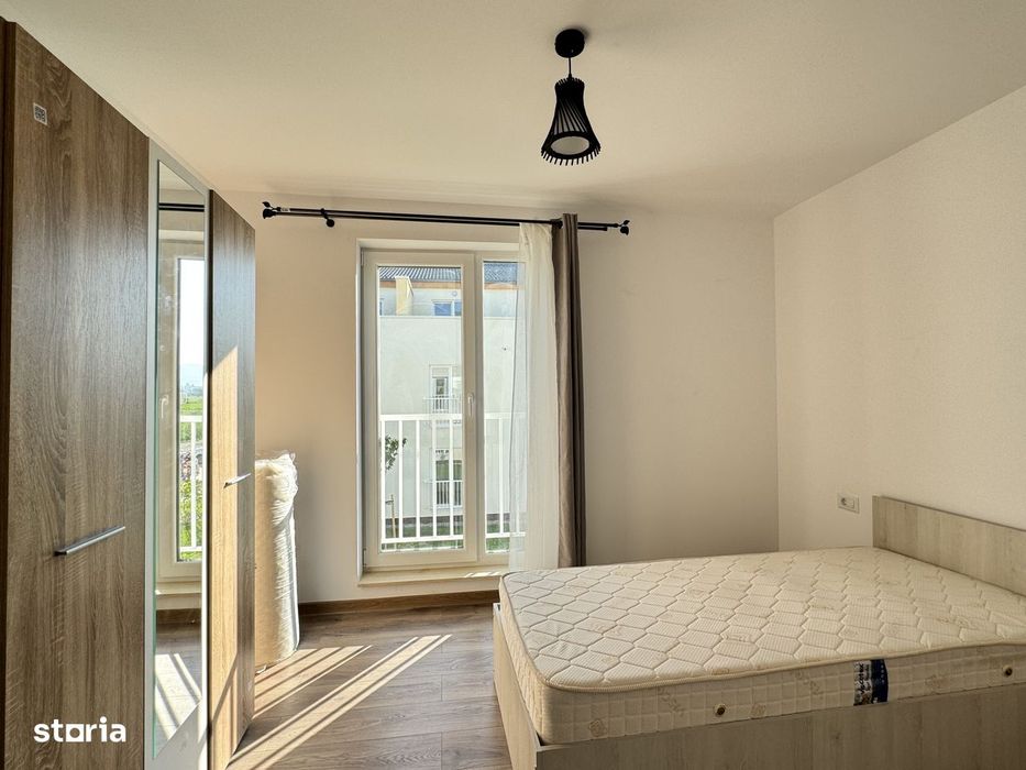 De închiriat apartament 3 camere Sanpetru