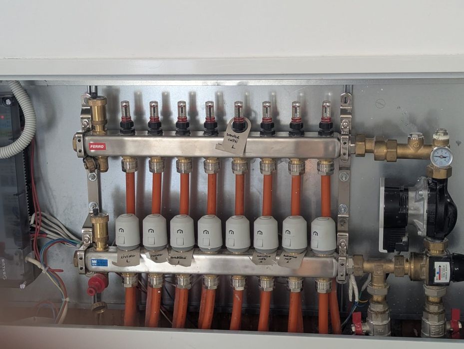 Spălare Curățare Chimică Încălzire în Pardoseală