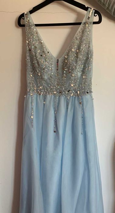 Синя бална рокля