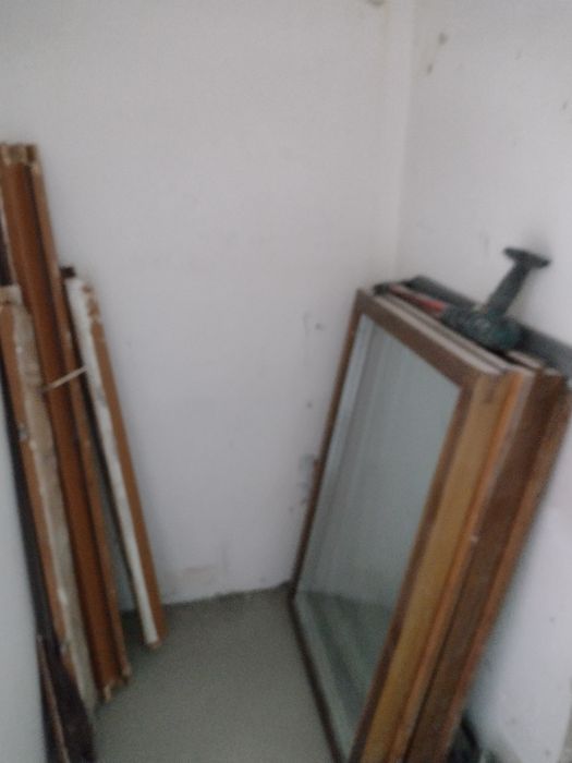 Vand ferestre din lemn