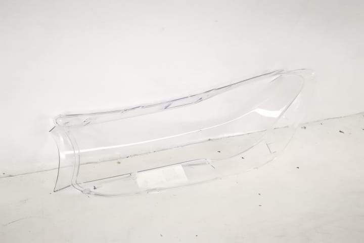 Оригинално дясно стъкло за фар / Originalno dясно stъklo za far BMW Се