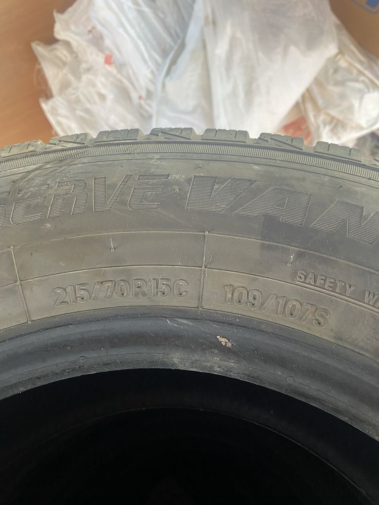 Продам зимние шины Toyo 215/70R15C, 6шт