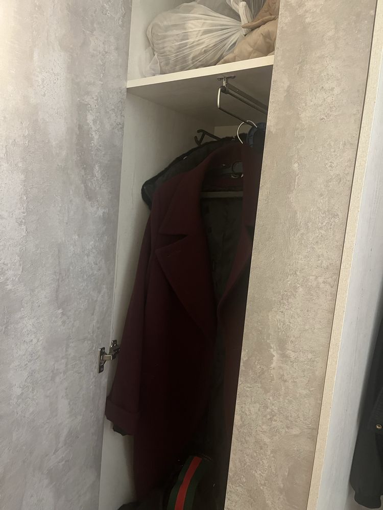 Продам прихожую состояние нового