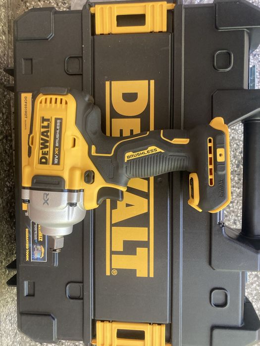 Гайковерт Dewalt DCF891/892