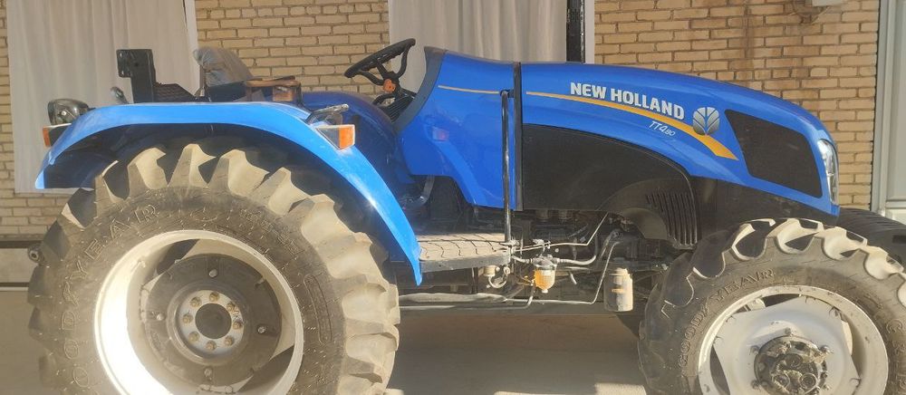 Трактор Holland  TT4.80