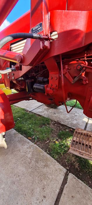 Tractor IHC  523 52cp Agriomatic Imp. Germania cu încărcător și 2 cupe