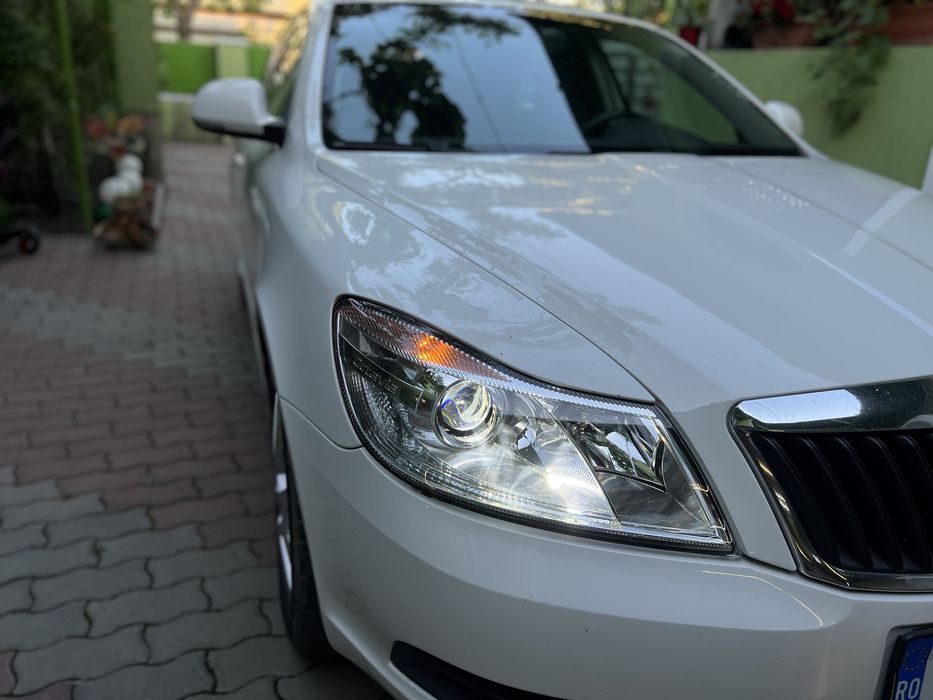 Reconditionare faruri Skoda Octavia Superb DRL, Sticle, lupe