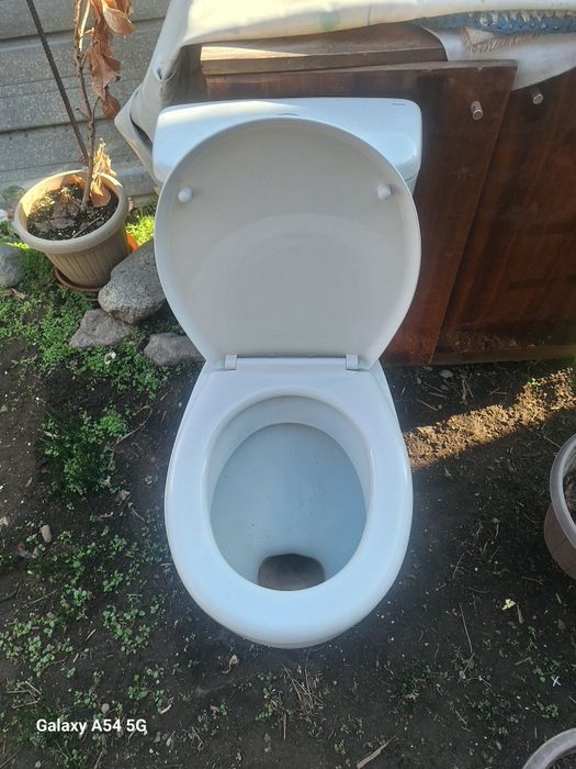 Продам унитаз срочно