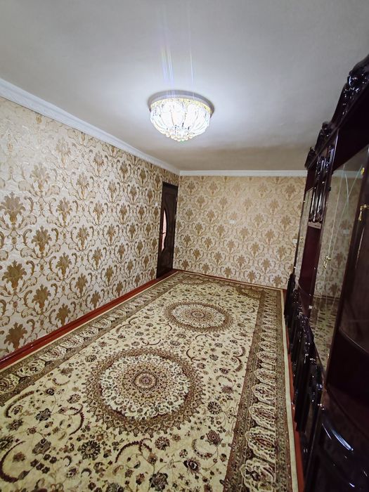 Паселкада 3хонали квартира срочна сотилади