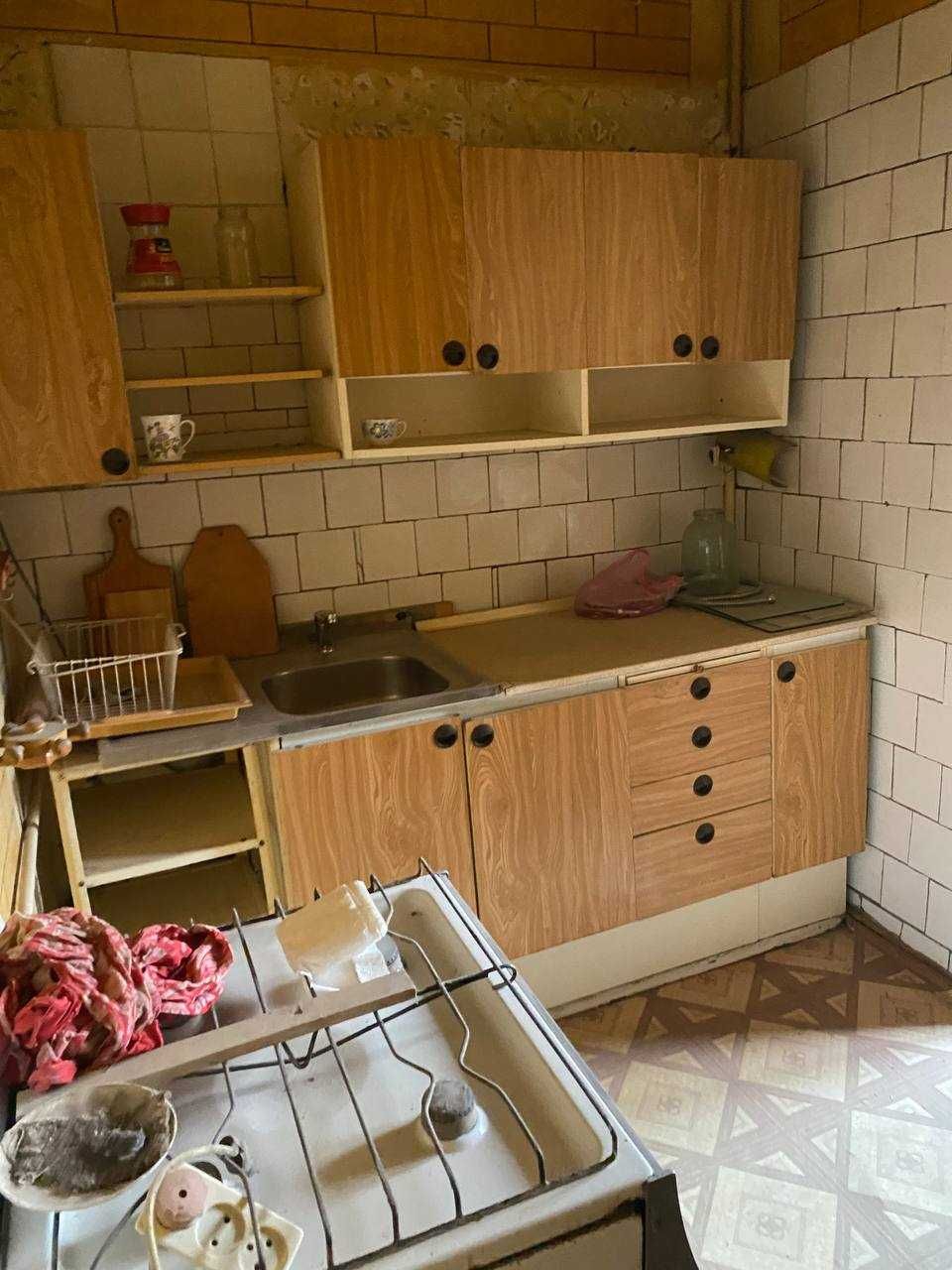 продаю 2-х ком квартиру по линии метро массив куйлюк-4