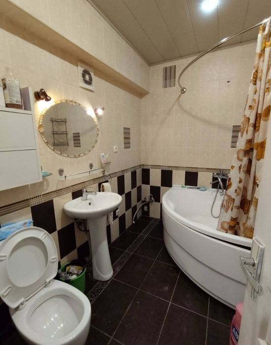 Срочно! Квартира на Ц5 3/1/4 общ пл 70м +Подвал