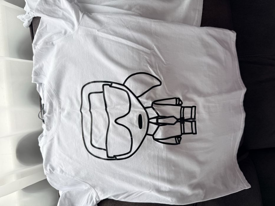 Тениски различни цветове