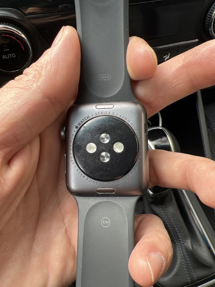 Срочно продам Apple Watch 3 series 42mm