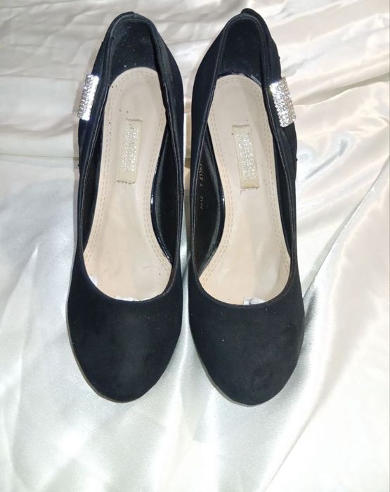 Продам обувь бу.