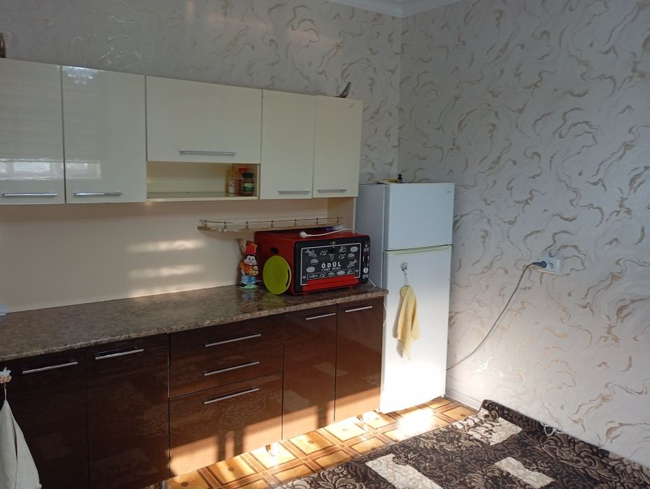 Srochna 2 xonali uy sotiladi,4-etaj.