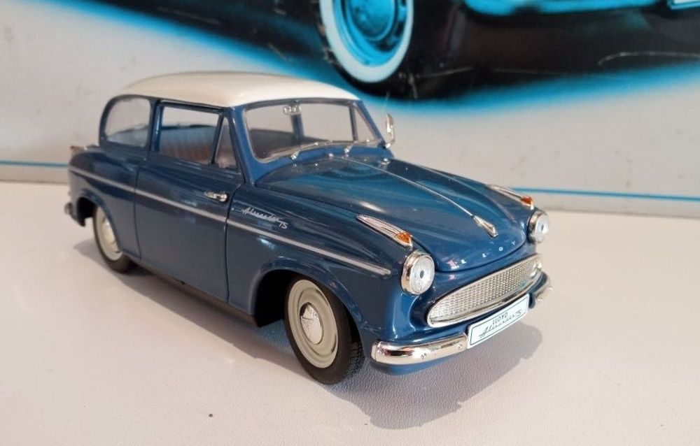 Macheta auto Lloyd Alexander TS 1:18, scara 1/18