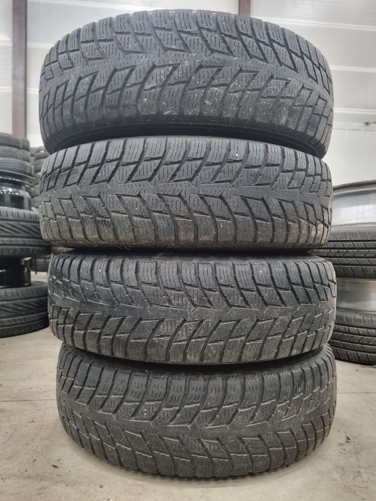 Jante otel Vw Amarok R16 anvelope iarna Nokian 205 R16 C