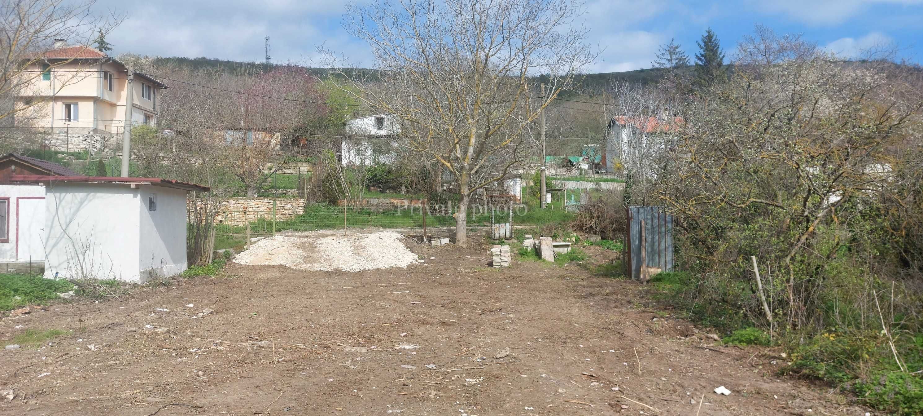 Дворно място с къща/вила за реновиране във вилната зона на Балчик.