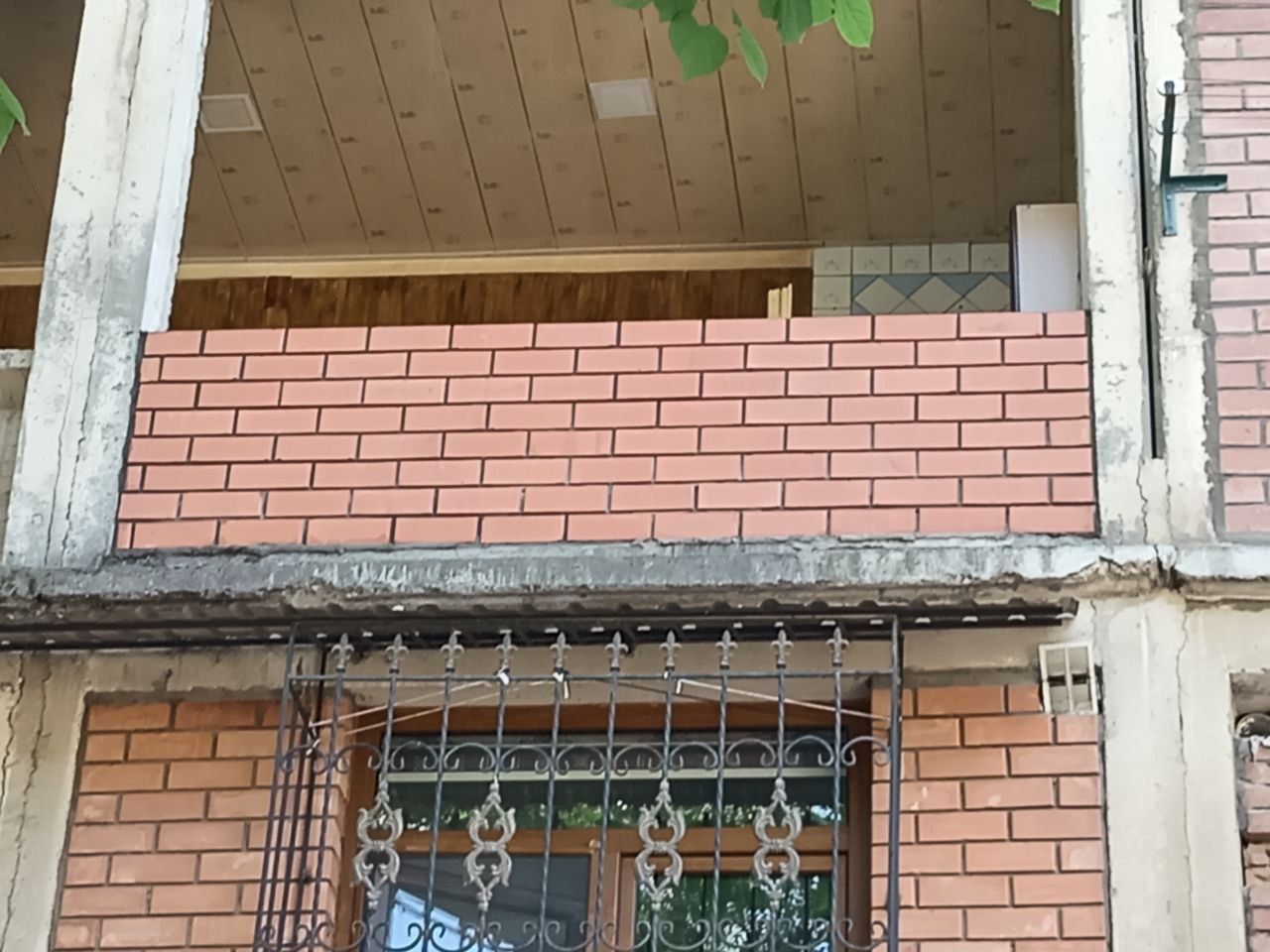 Balkonga gʻisht termamiz.Kladka balkon. Кирпичная кладка балканов