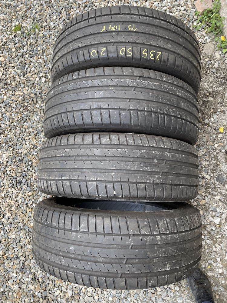 Anv vara 235/50/20 Michelin