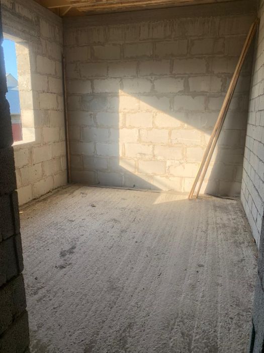 Продам дом  недостроенный