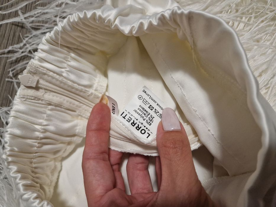 Пола с естествени пера Lorreti