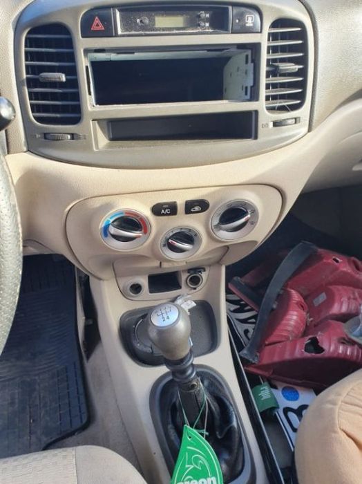 Dezmembrez Hyundai Accent motor 1.5diesel 110cp D4FA dezmembrari cutie de viteze manuala 5+1 trepte