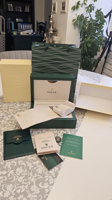 Cutie rolex in pungă