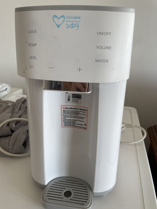 Aparat pentru prepararea formulei de lapte