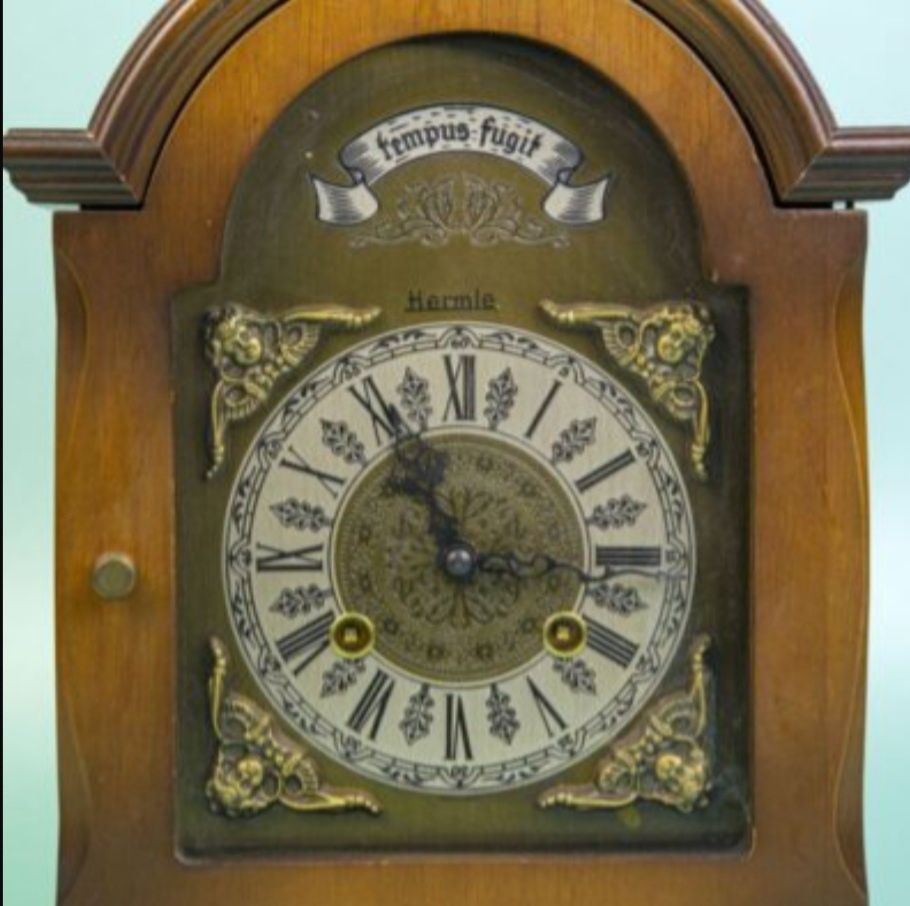 Немецкие настольные часы фирмы  HERMLE середина ХХ века