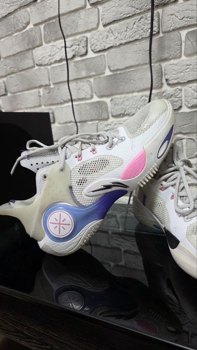 Оригинальные кроссы Li-ning