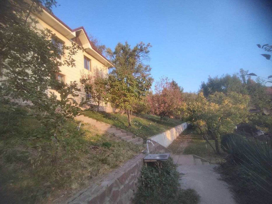 Продается дача 20 сот. в горах /Чарвак/