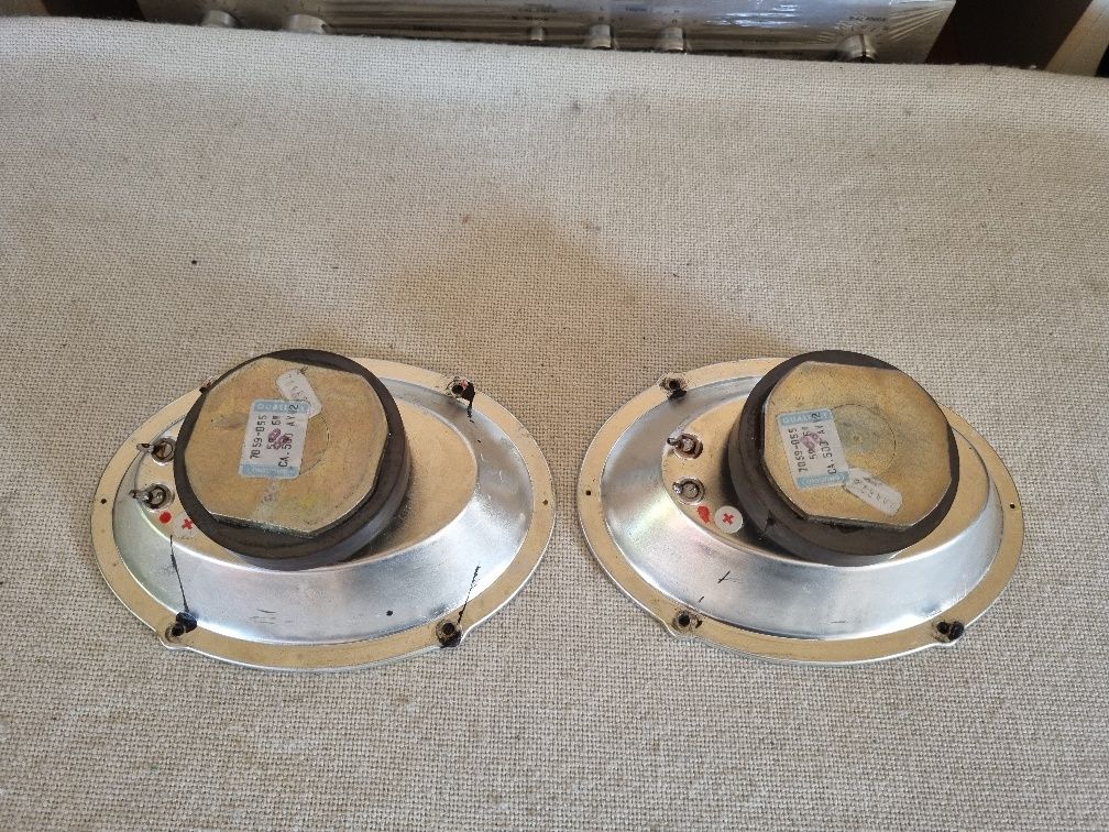 Set Difuzoare Difuzoare Medii Grundig .4 ohms, 6 watts, 17,5x12,7 cm.