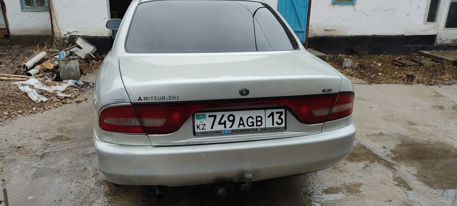 Машина Mitsubishi Galant