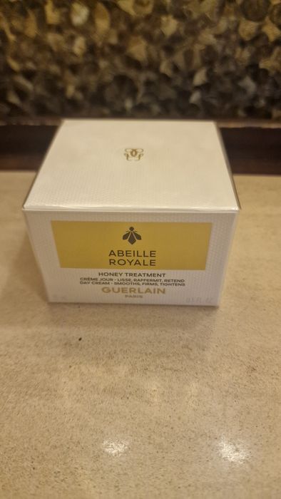 Crema de fata de zi si de noapte guerlain aveille royale