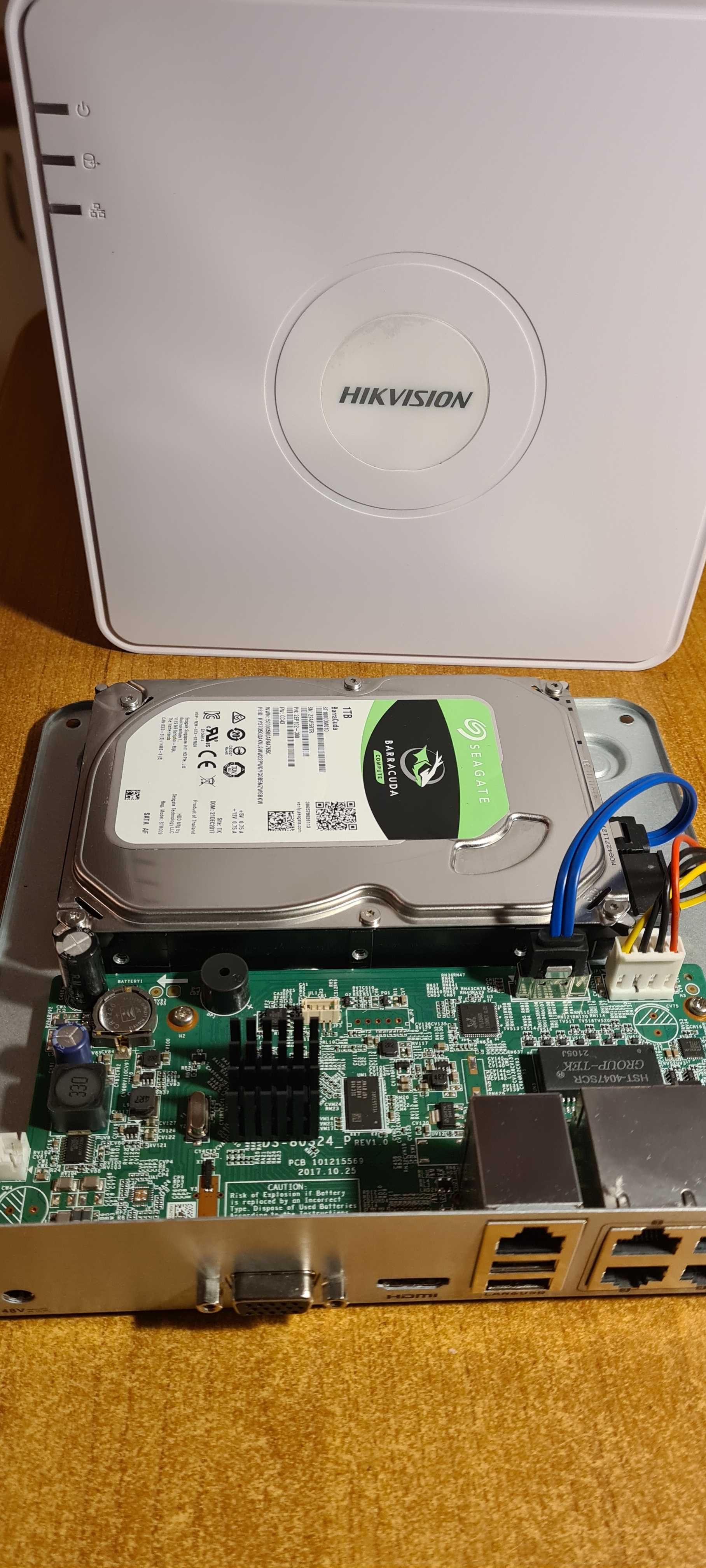 Видеонаблюдение с NVR PoE Hikvision комплект с IP камери