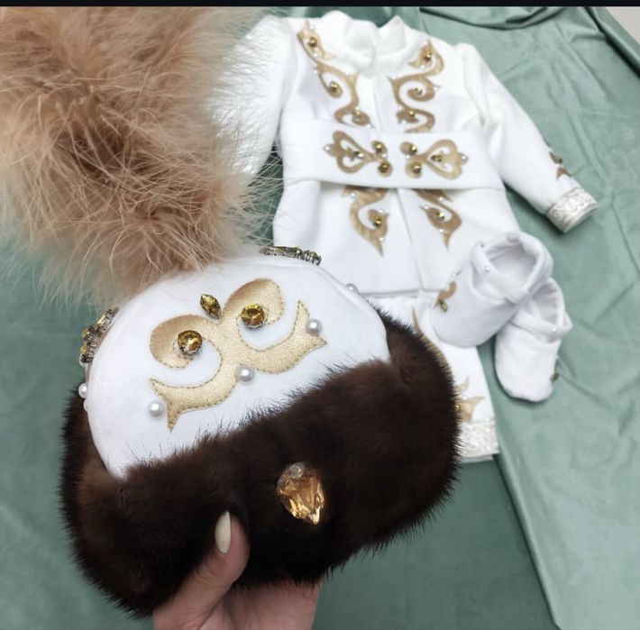 Продам Костюм  1 годик