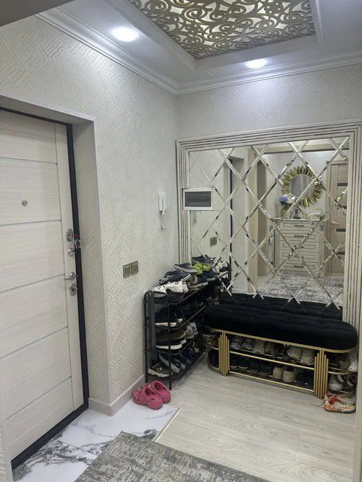 Срочно продаётся  четырёхкомнатная квартира на Себзаре 112м2 Корзинка